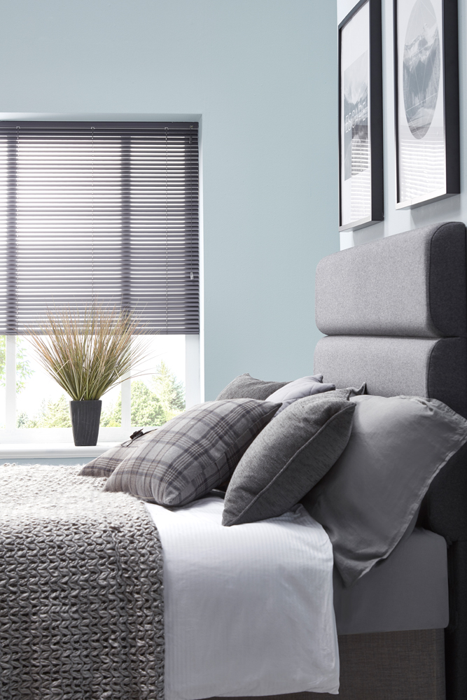 1595 graphite grey matt venetian 1